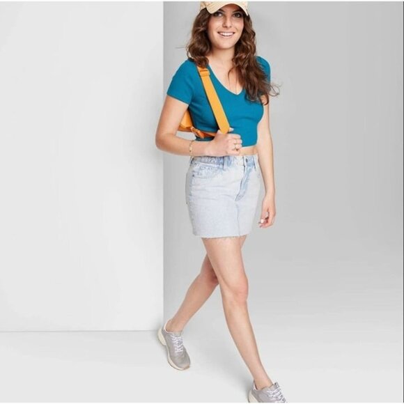 Wild Fable Women's Mini Skirt Low-Rise Denim Light Wash Size 6 - Picture 1 of 5